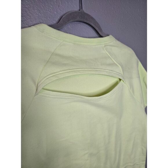 Under Armour Women's Yellow Loose Fit Short Sleeve Sweatshirt Size Medium - Picture 6 of 6